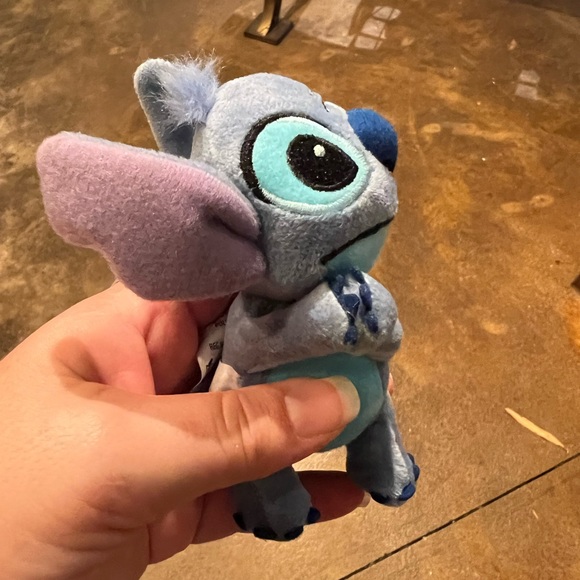Disney Stitch Magnet Mini Plush - Picture 2 of 8
